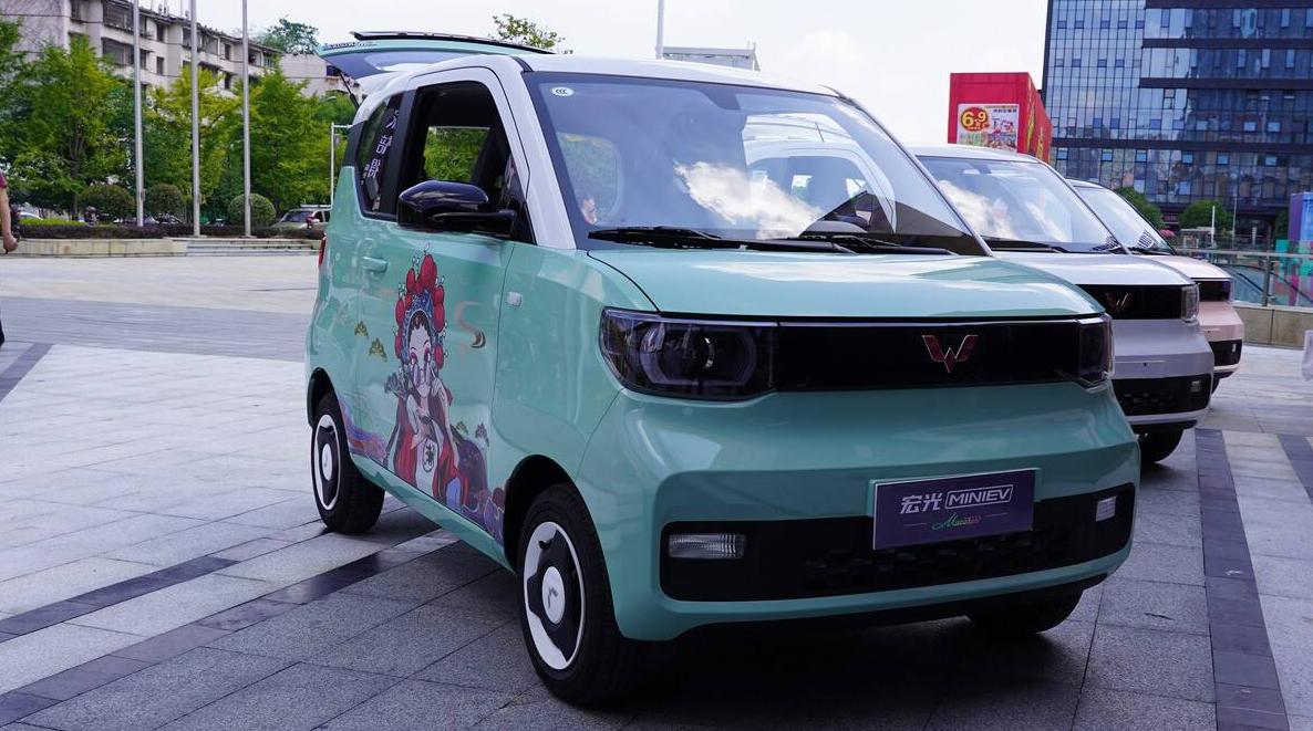 特斯拉最新款車型引領未來出行，顛覆傳統汽車概念